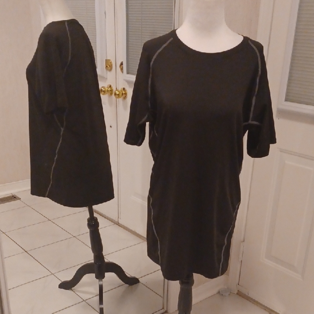4/$40 Black Fitted Tee - Size 3XL (Runs Small, Fits US14)